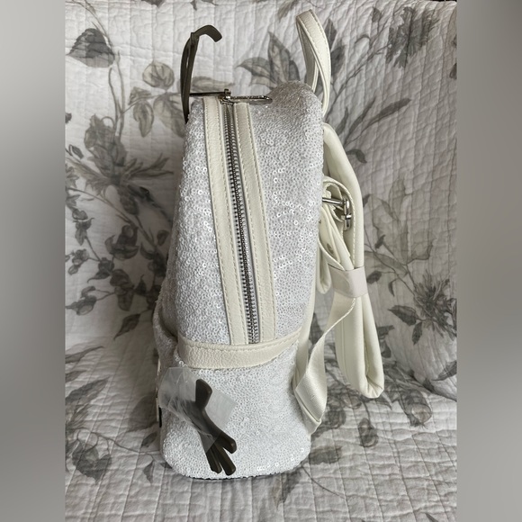 Loungefly Olaf Mini backpack - Picture 2 of 5